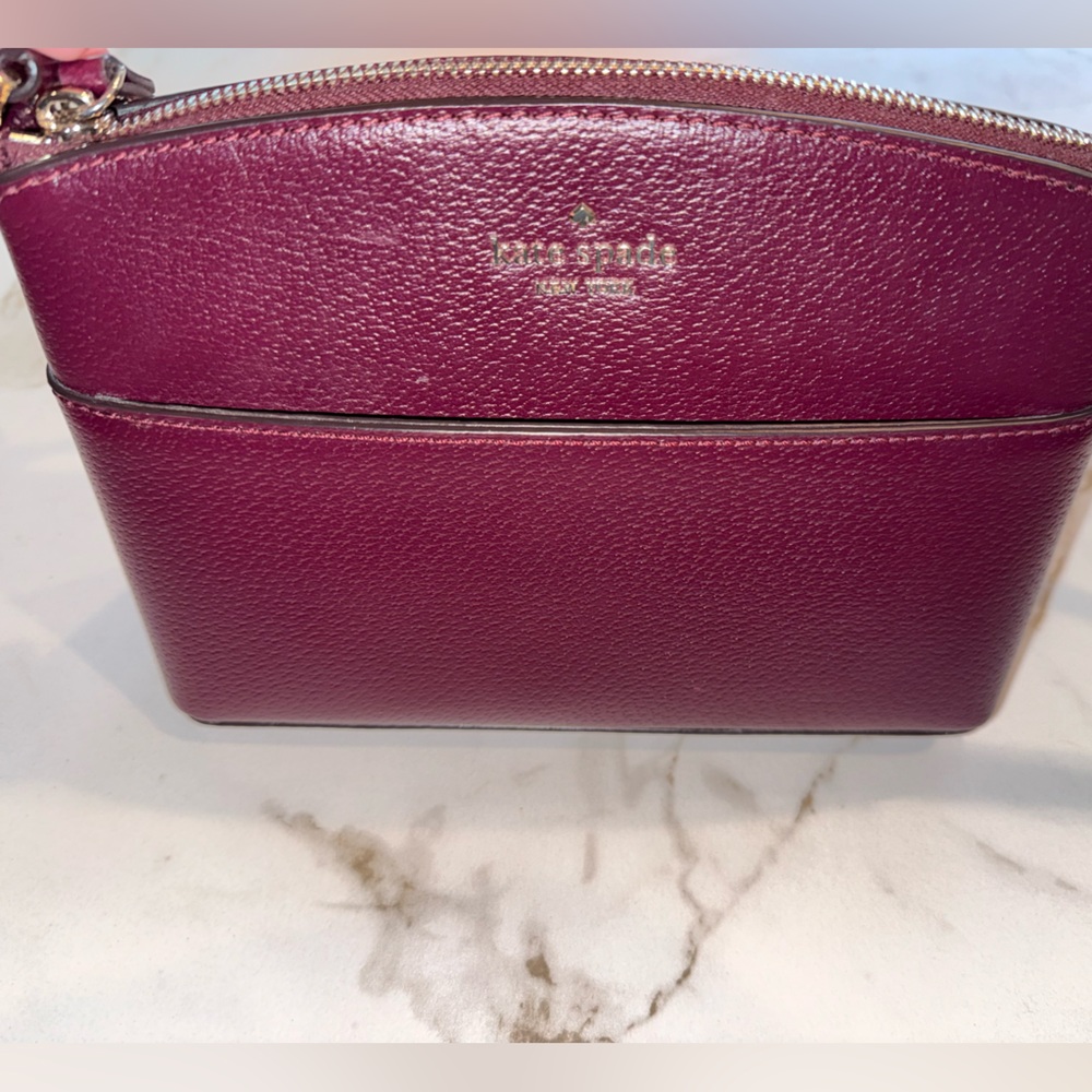 Kate Spade New York Burgundy Leather Crossbody Bag NWOT Adjustable Strap 💼 💜❤️ - Picture 2 of 8